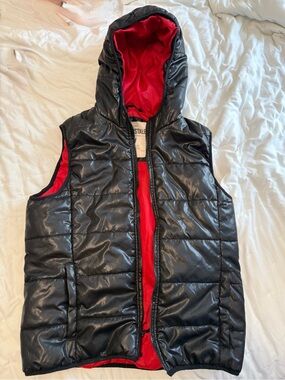 Vintage Aeropostale Men’s Black Puffer Vest with Red Lining Hood used size M